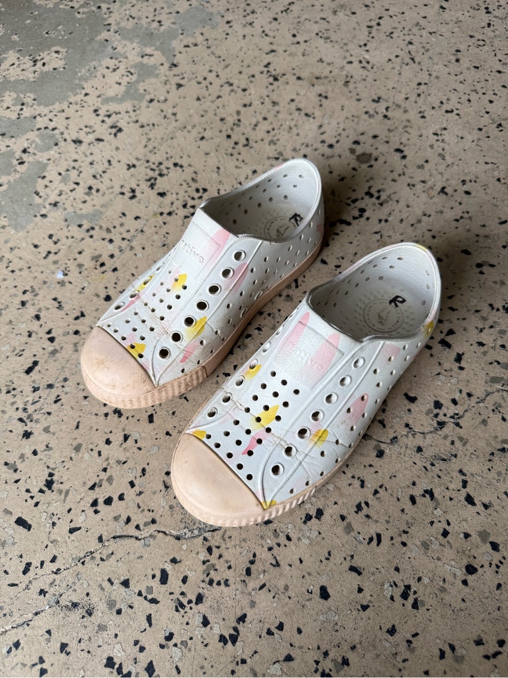 Kids native shoes 12